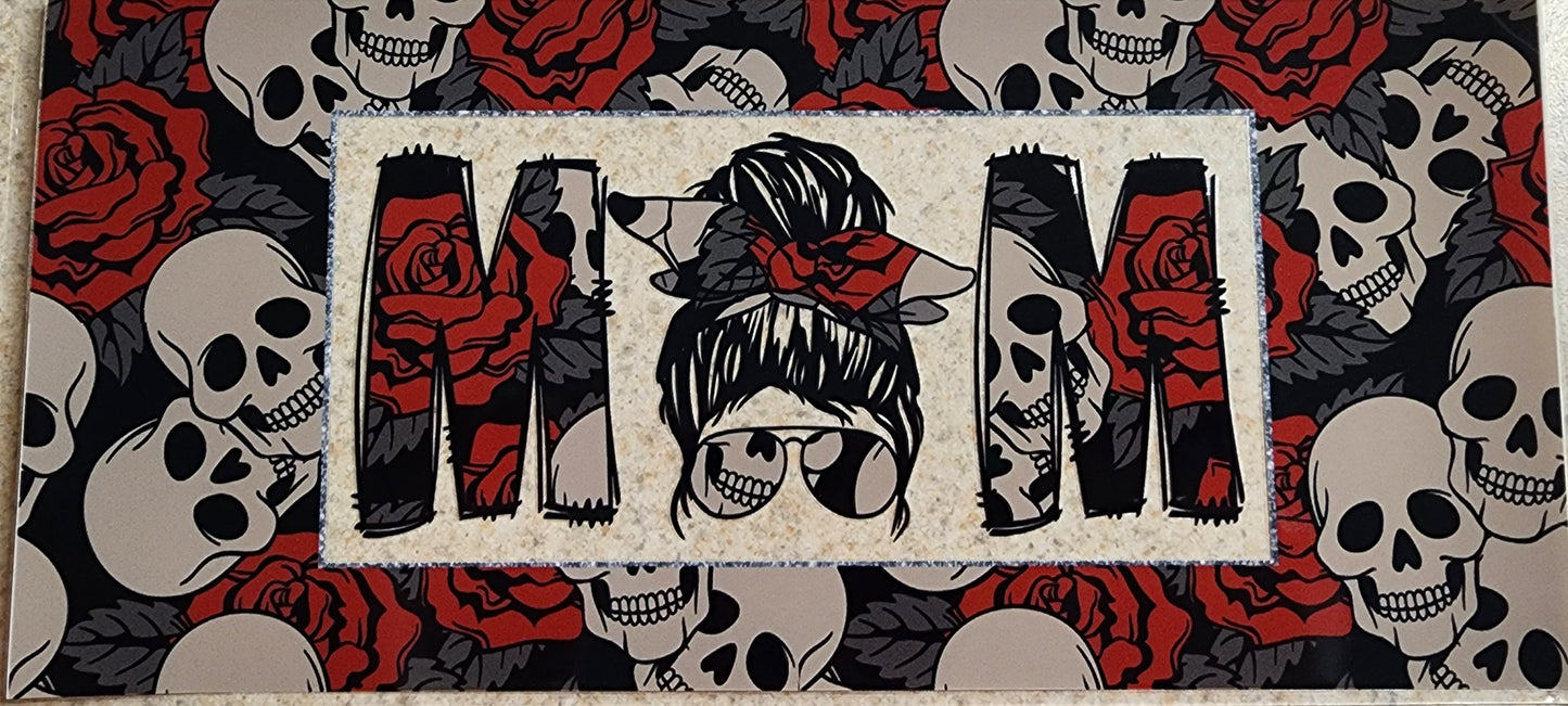 156-Skull Mom Decal